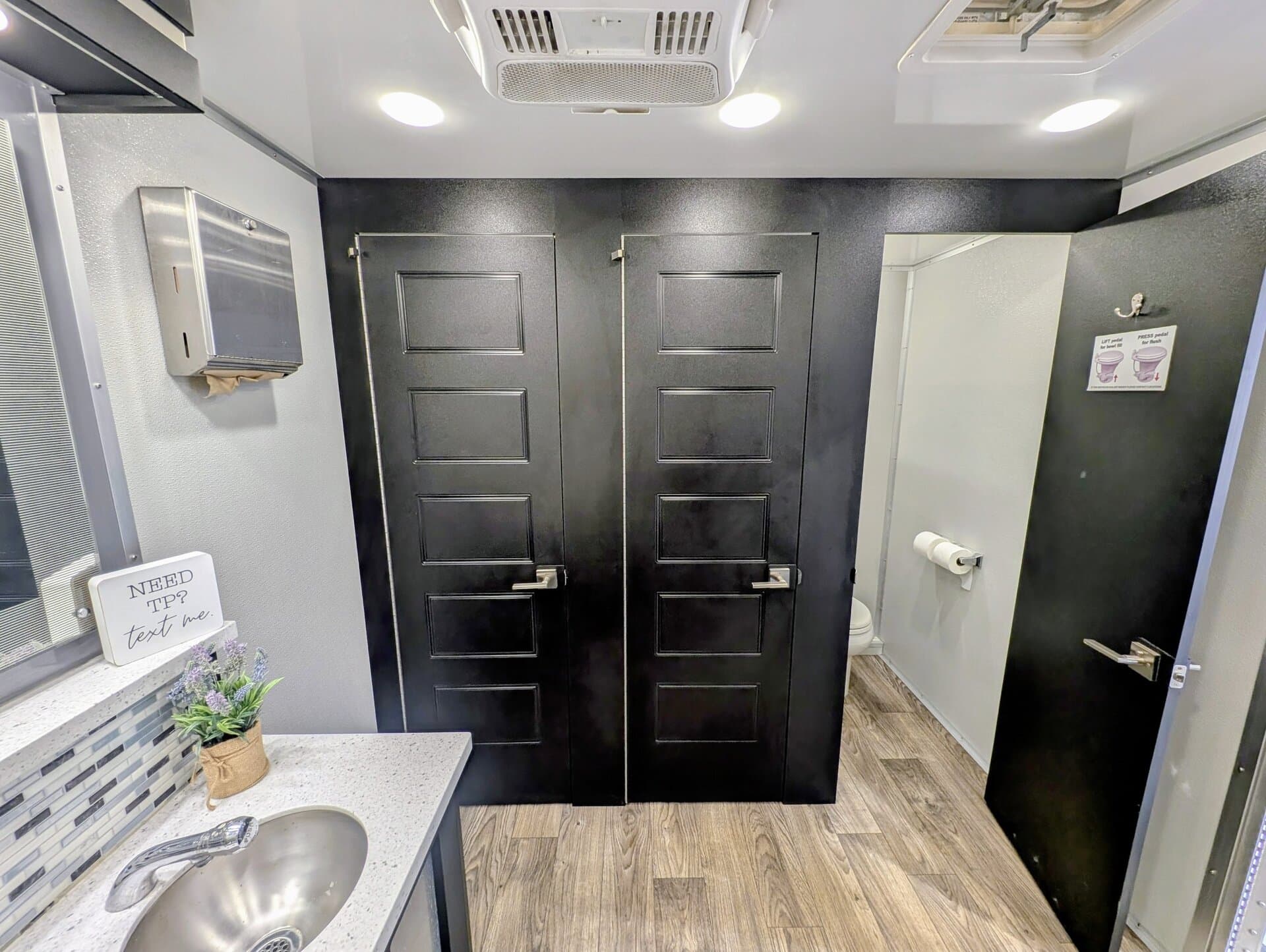 Ten Station Luxury Restroom Trailer
