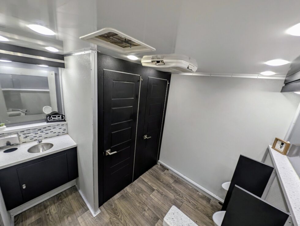 Ten Station Luxury Restroom Trailer