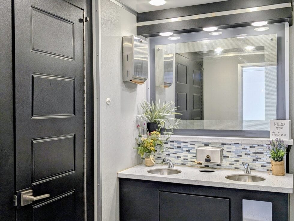 Ten Station Luxury Restroom Trailer